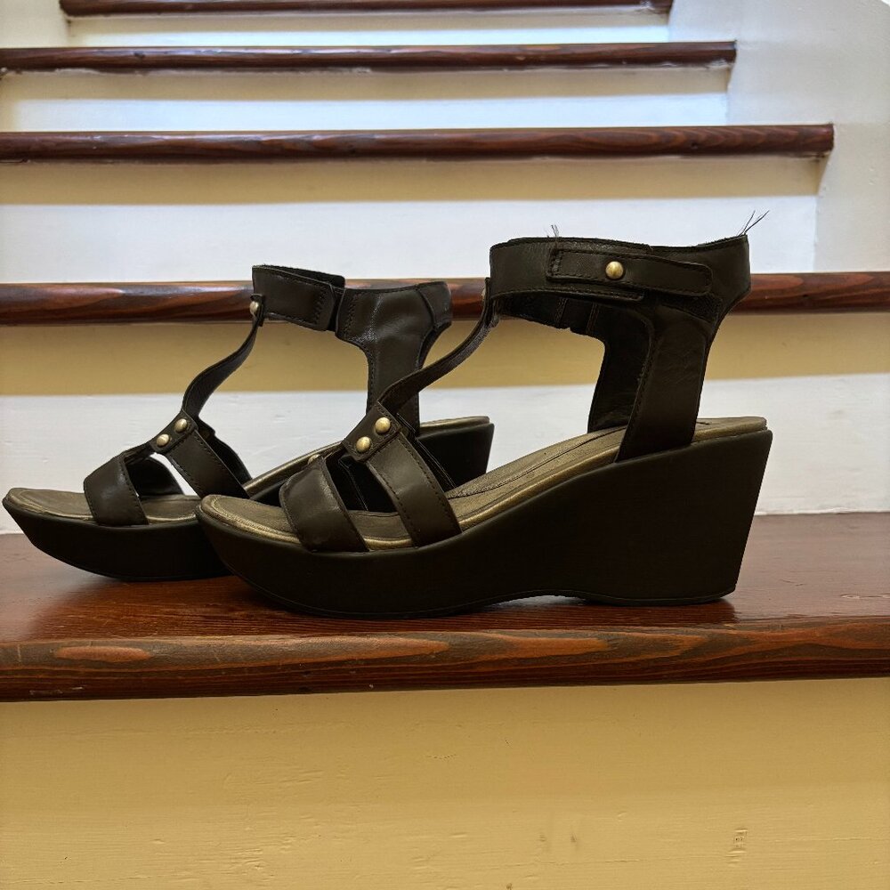 Naot, wedge-heeled sandal, size 8.5